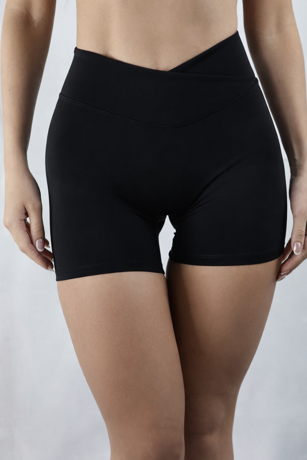ALEIA Curve Shorts
